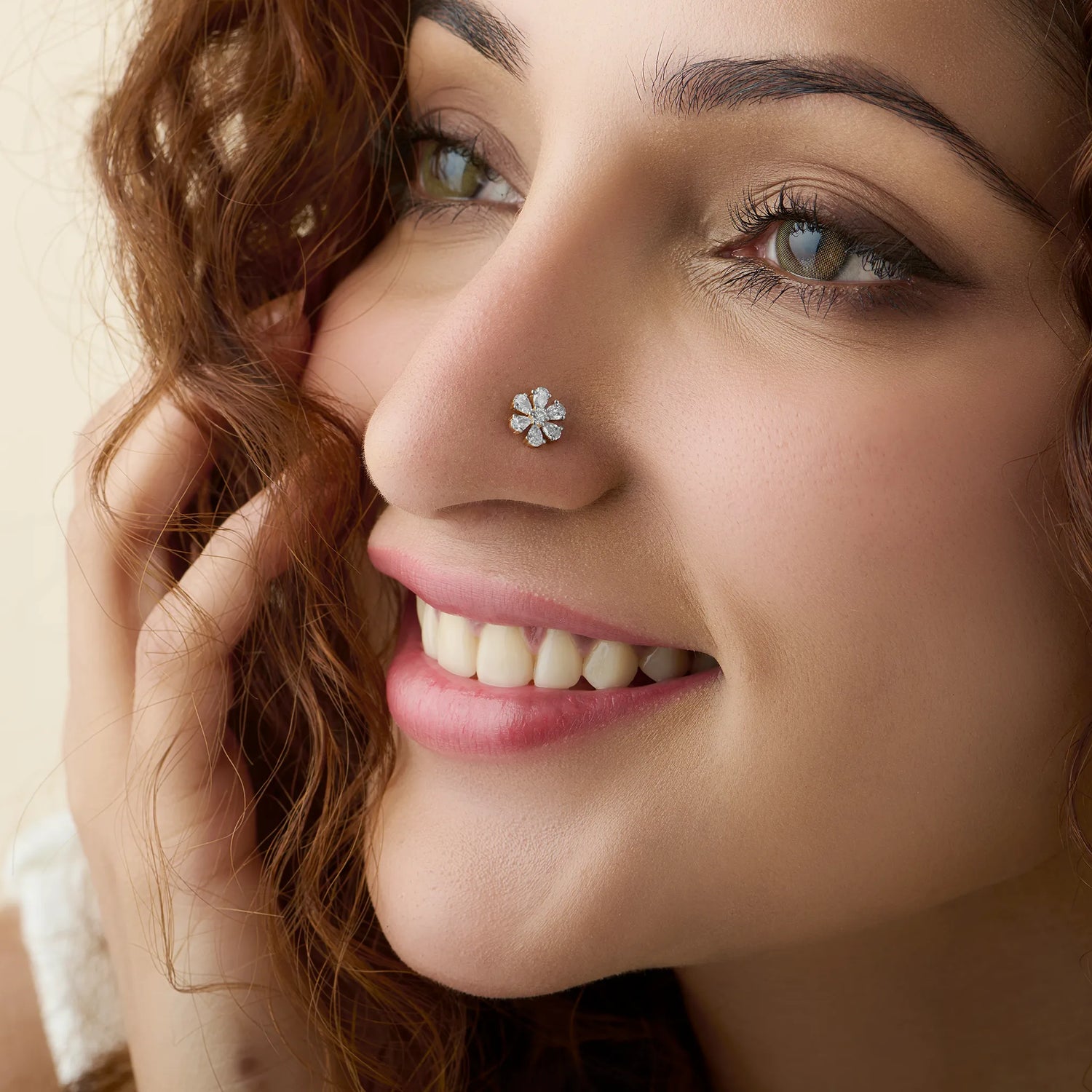 Pearl Blossom 6 Solitaires Flower Inspired Nose Pin Gold And Diamond