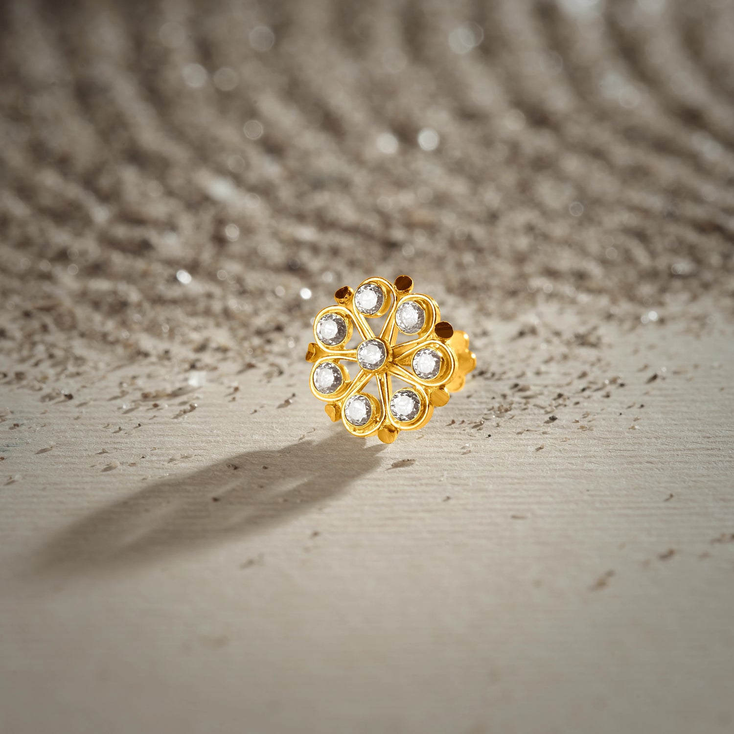 Emerald Wheel 18K Stone Gold Nose Pin For Women Online